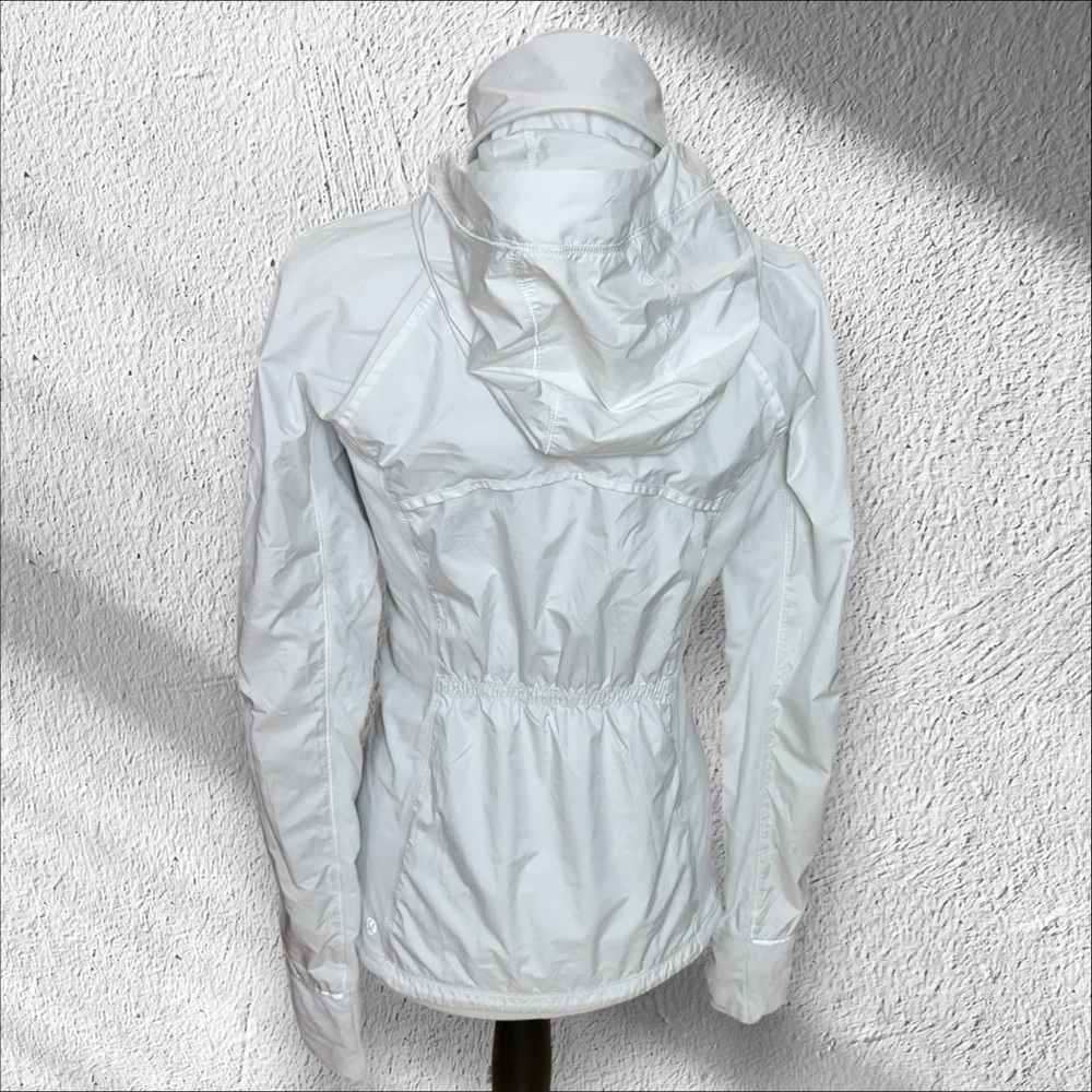 Lululemon Wind Runner Jacket with Hidden Hood /Size 4 - Picture 4 of 6